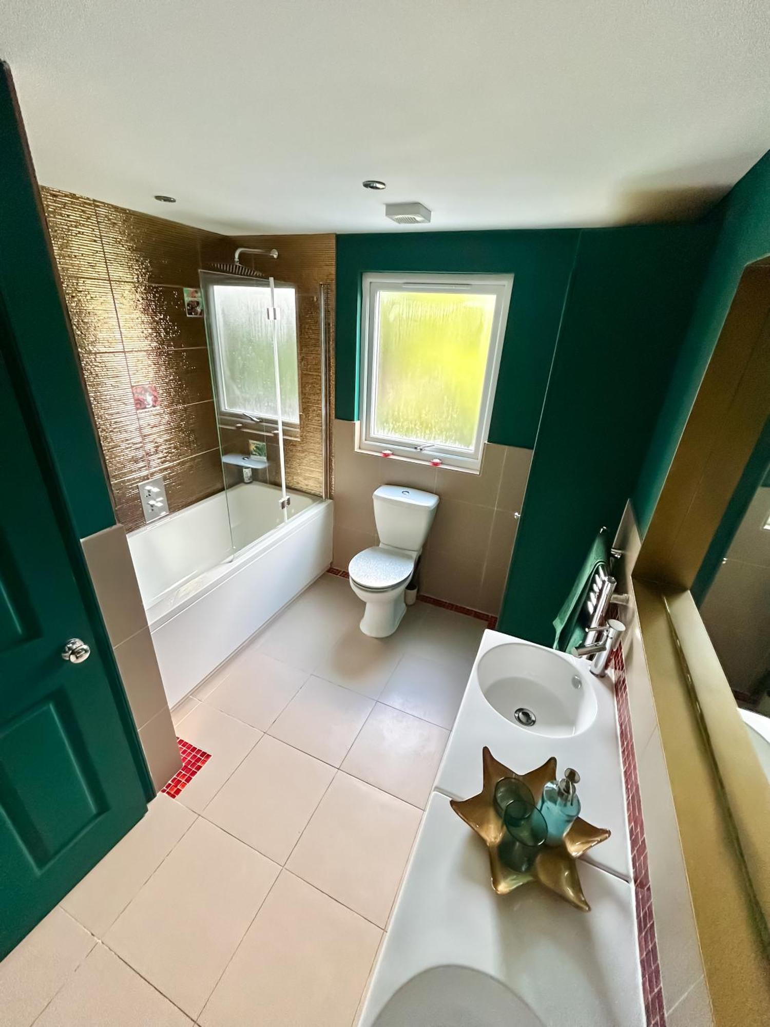 The Crown Loft Ensuite Luxury Accomodation Kingston upon Thames  Bagian luar foto