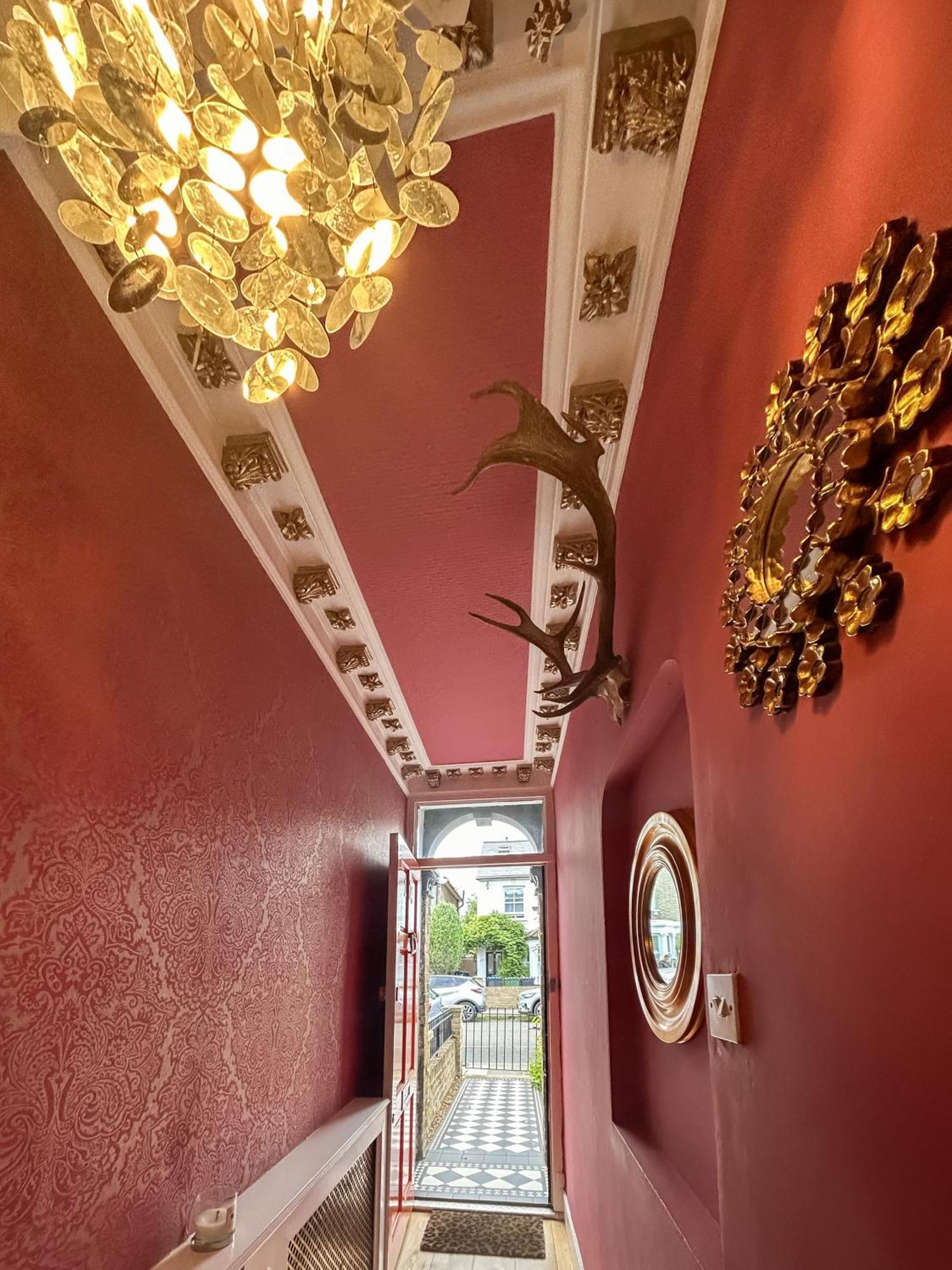 The Crown Loft Ensuite Luxury Accomodation Kingston upon Thames  Bagian luar foto